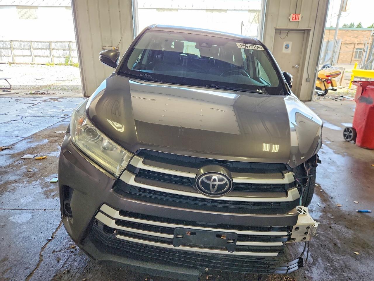 2019 Toyota Highlander Le - zdjęcie 5
