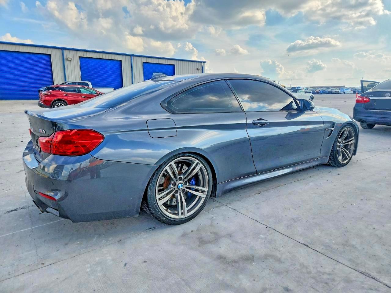 2016 BMW M4 - zdjęcie 3