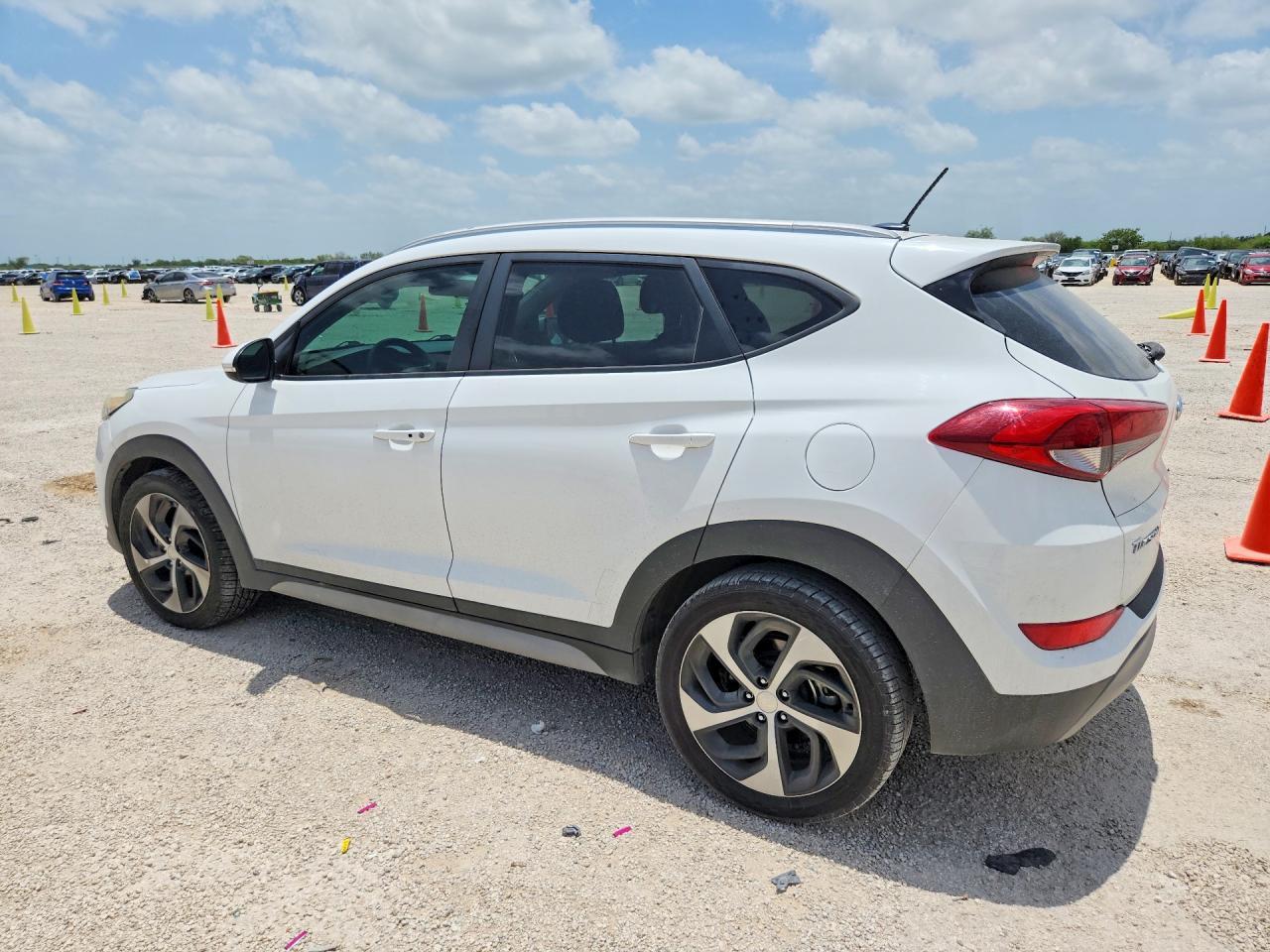 2017 Hyundai Tucson Sport - zdjęcie 2