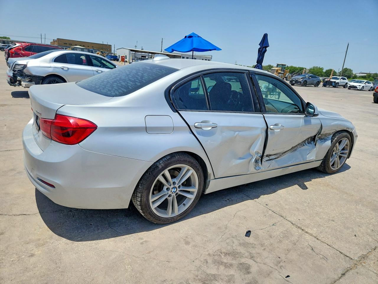 2016 BMW 320 I - zdjęcie 3