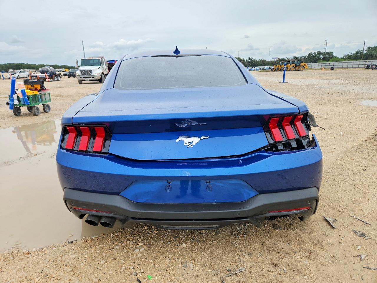 2024 Ford Mustang - zdjęcie 6