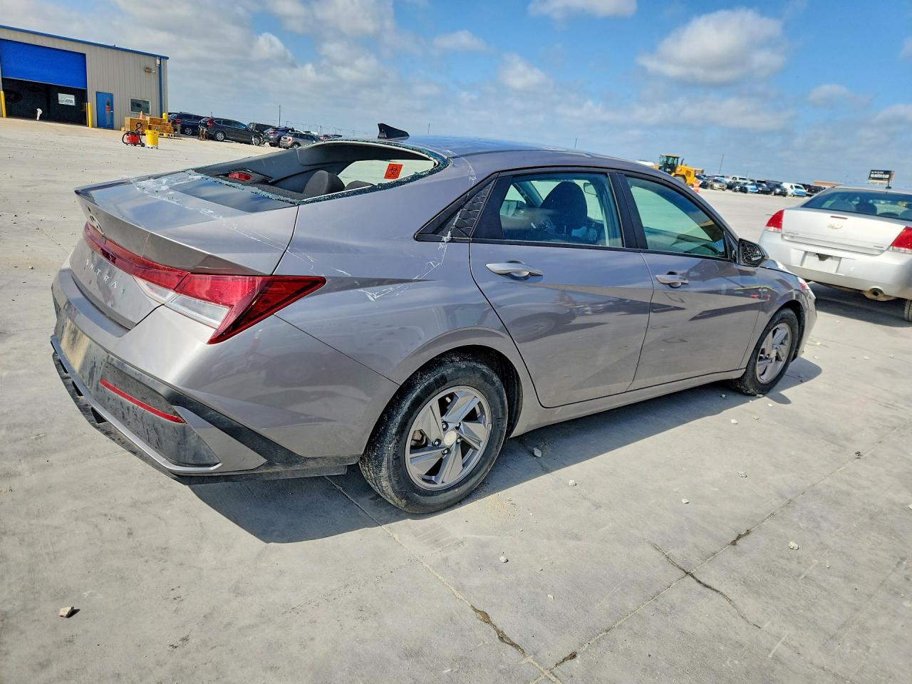2024 Hyundai Elantra Se - zdjęcie 3