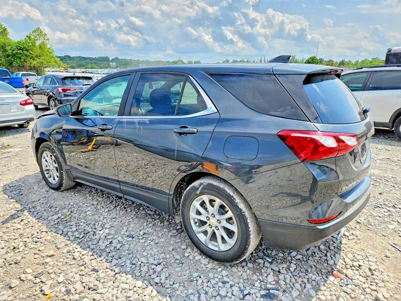 2021 Chevrolet Equinox Lt - zdjęcie 2