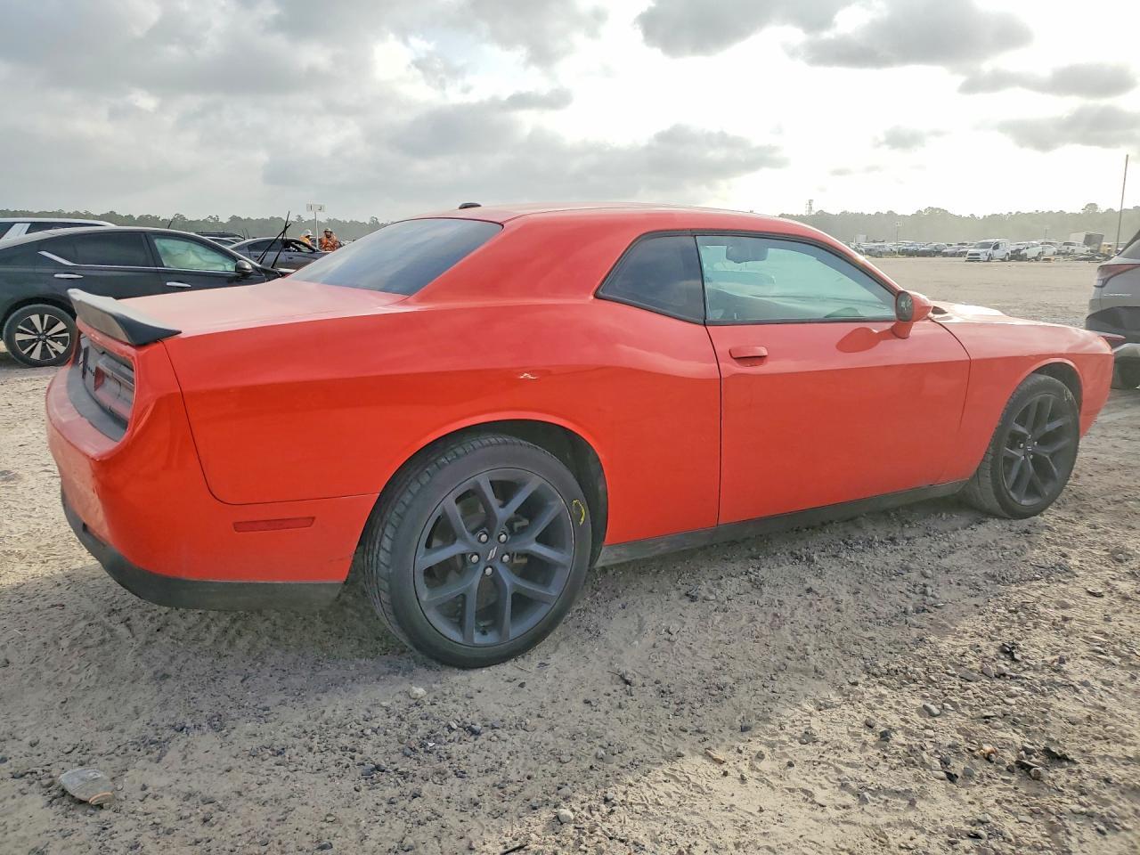 2021 Dodge Challenger Sxt - zdjęcie 3