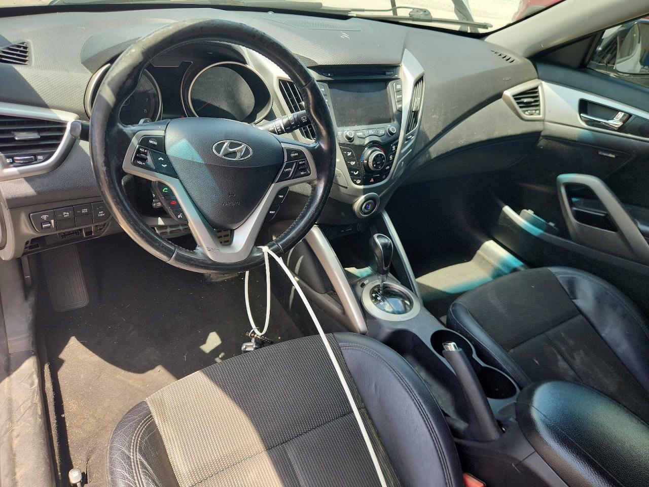 2013 Hyundai Veloster Base - zdjęcie 8