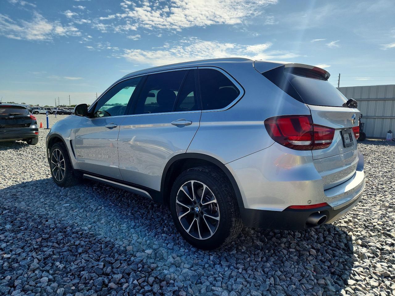 2017 BMW X5 xDrive35I - zdjęcie 2