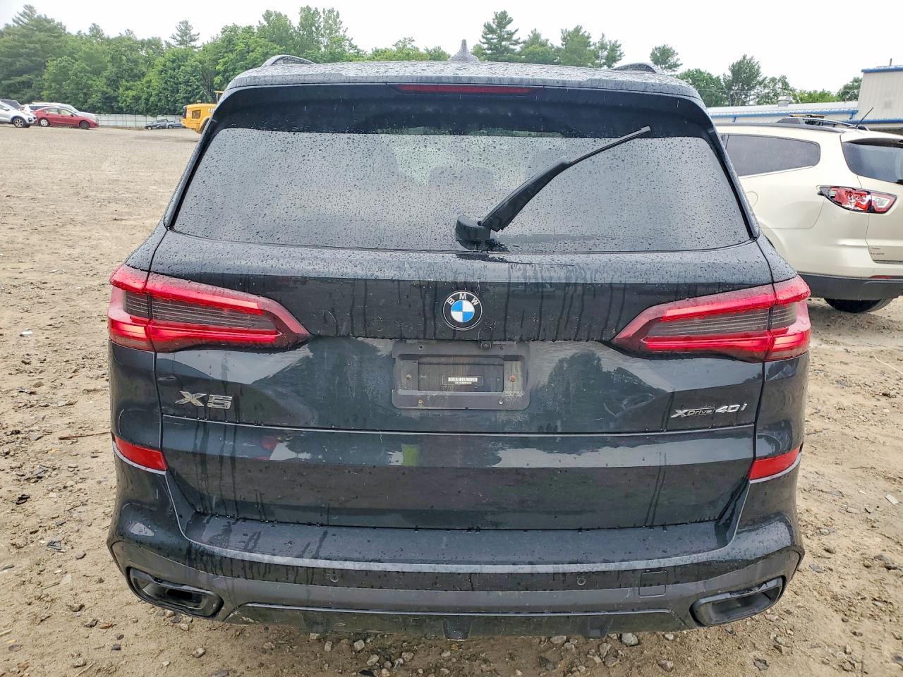 2022 BMW X5 xDrive40I - zdjęcie 6