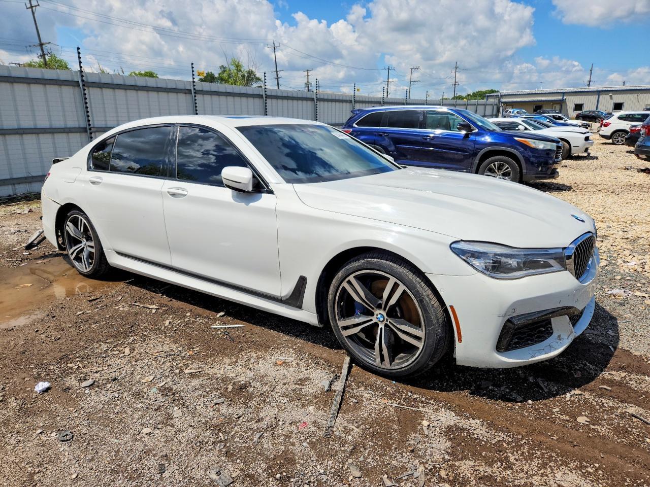2018 BMW 750 I - zdjęcie 4