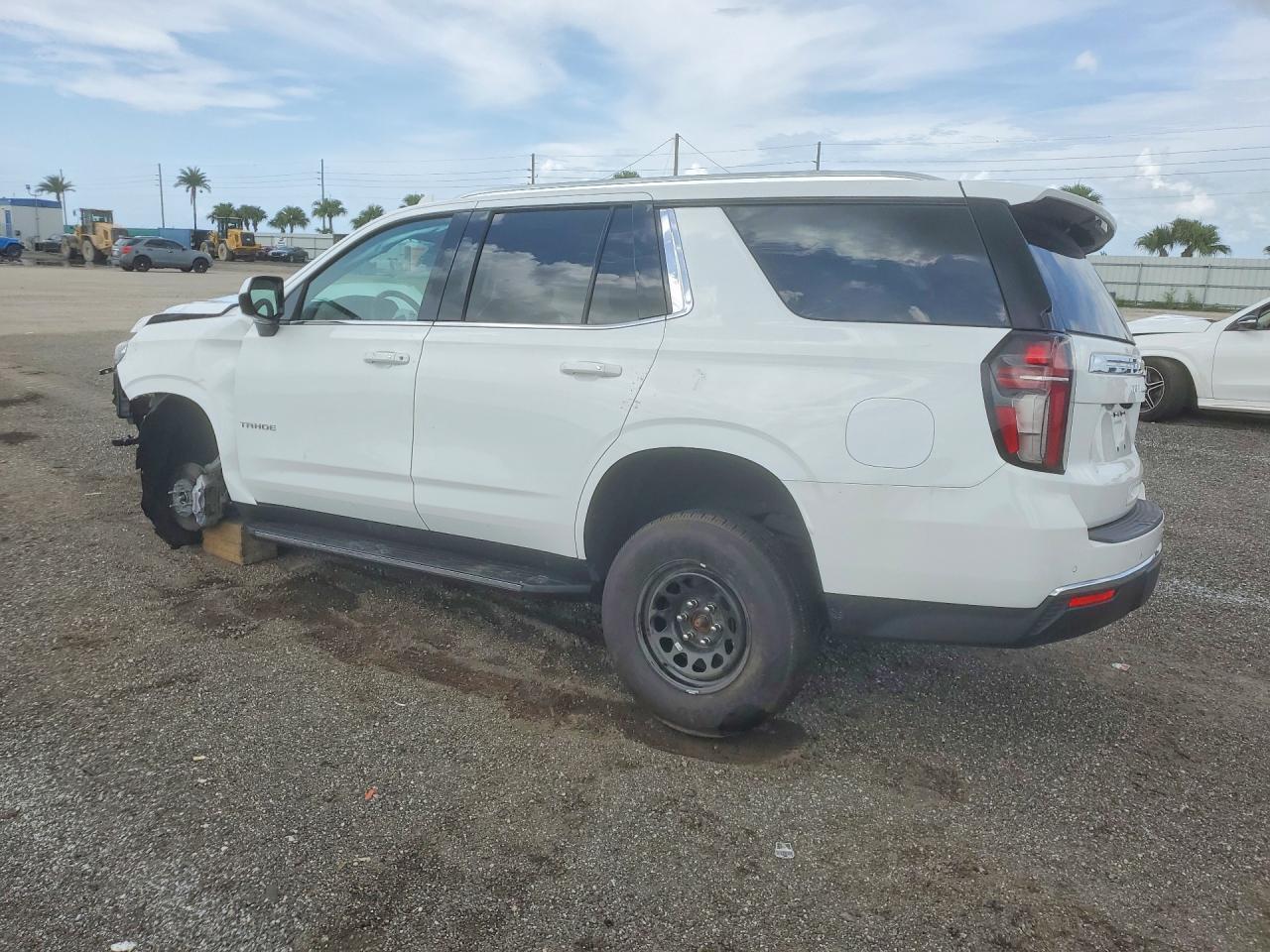 2024 Chevrolet Tahoe K1500 Ls - zdjęcie 2