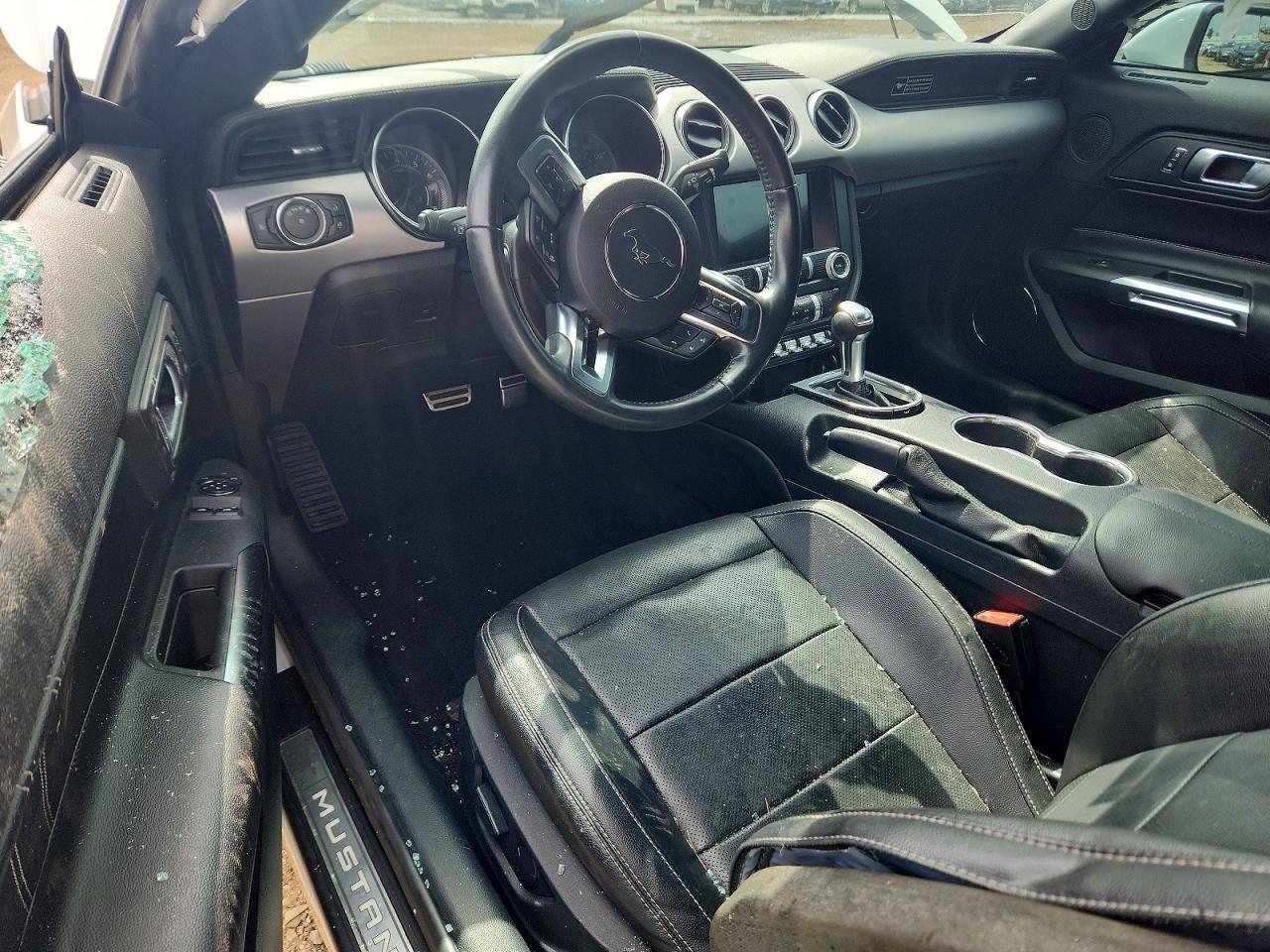 2020 Ford Mustang - zdjęcie 8
