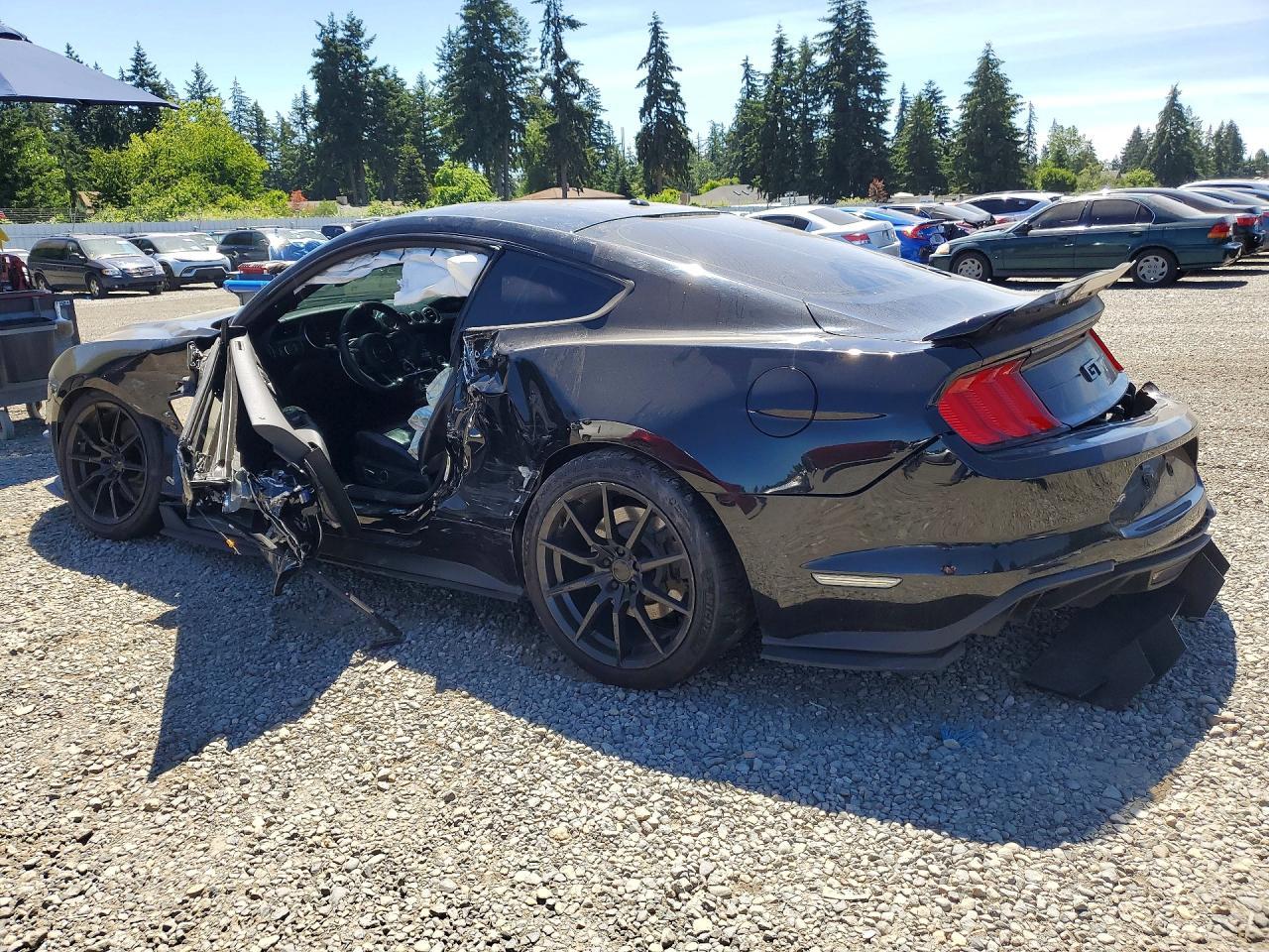 2019 Ford Mustang - zdjęcie 2