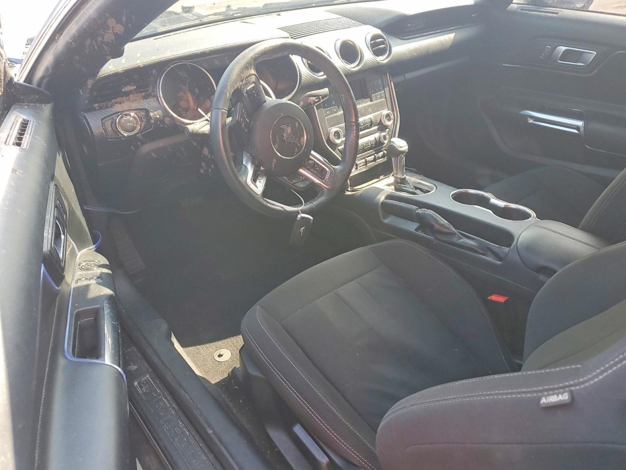 2020 Ford Mustang - zdjęcie 8