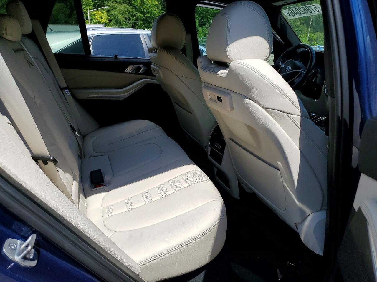 2022 BMW X5 xDrive40I - zdjęcie 11