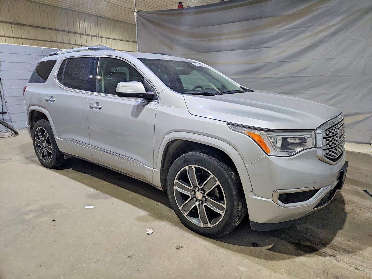 2019 GMC Acadia Denali - zdjęcie 4