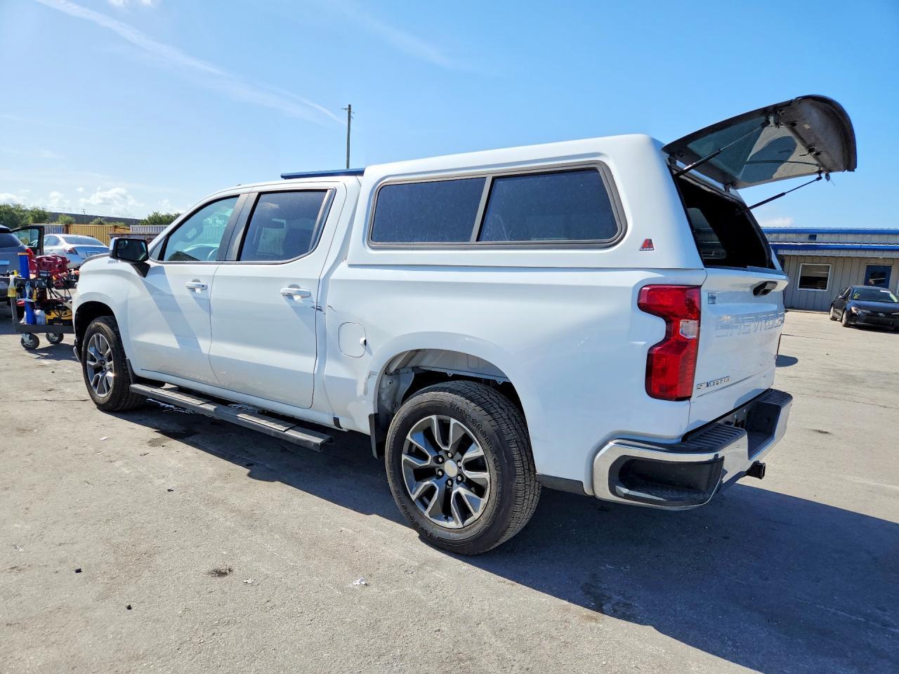 2020 Chevrolet Silverado C1500 Lt - zdjęcie 2