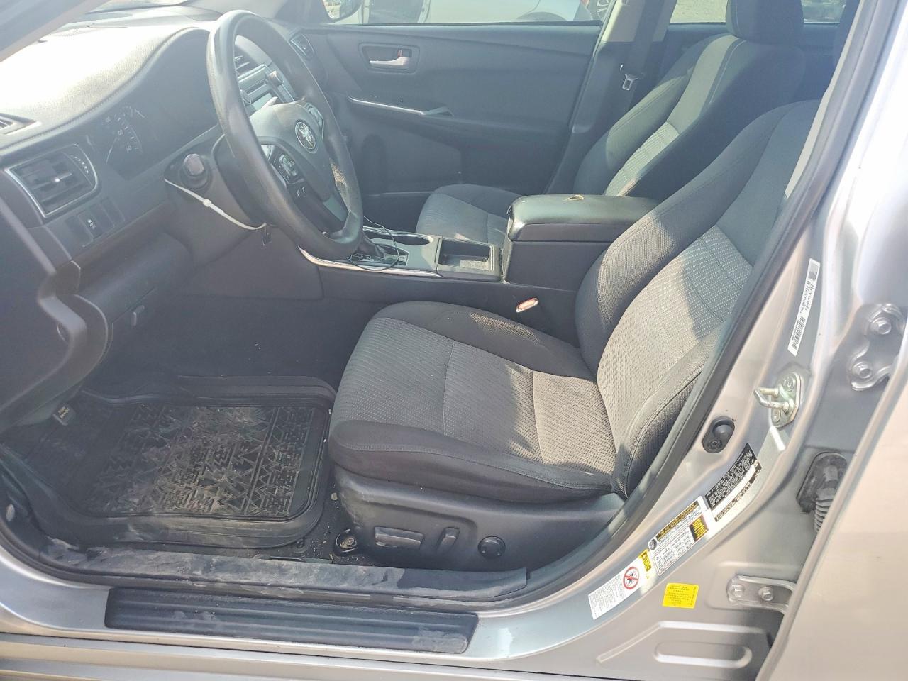 2015 Toyota Camry Le - zdjęcie 7
