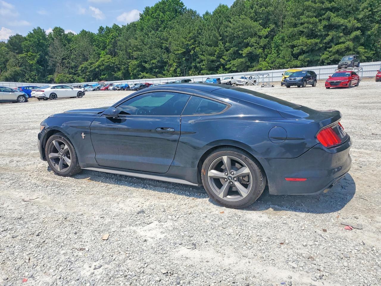 2015 Ford Mustang - zdjęcie 2