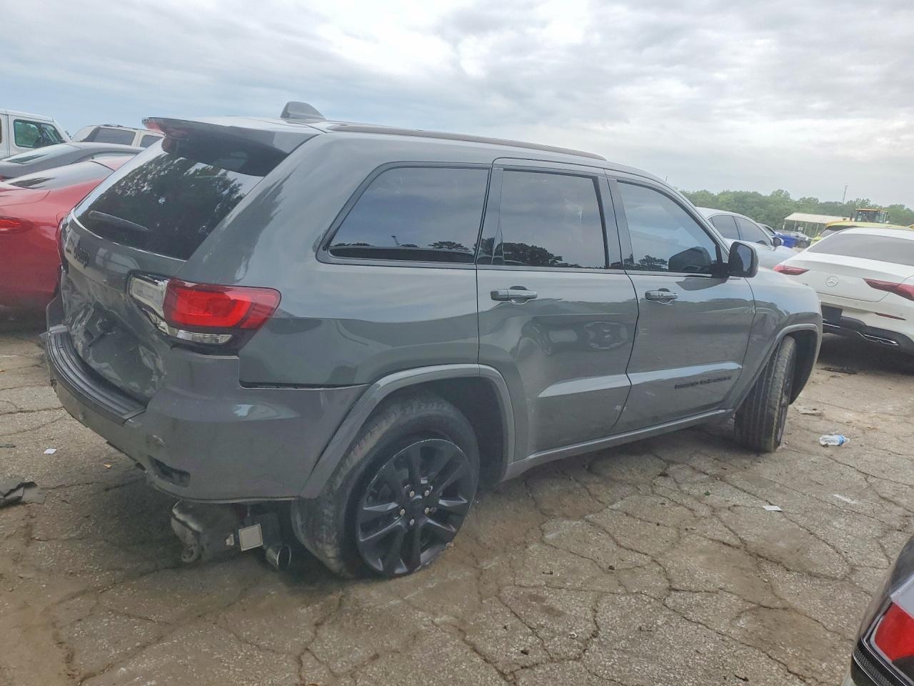 2019 Jeep Grand Cherokee Laredo - zdjęcie 3