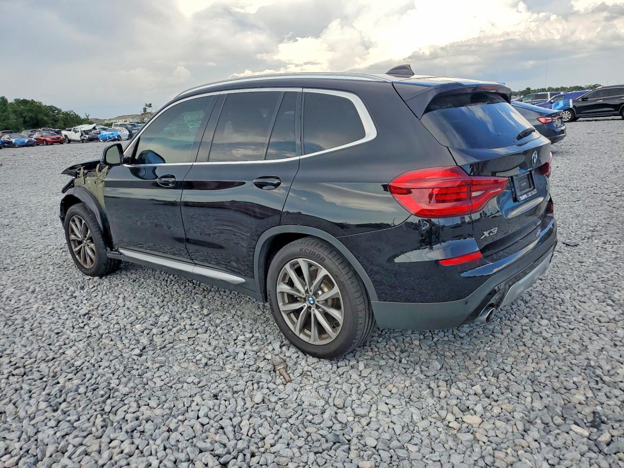 2019 BMW X3 xDrive30I - zdjęcie 2