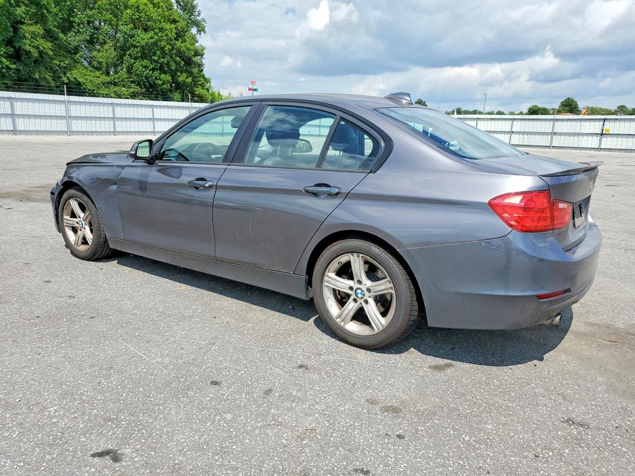 2013 BMW 320 I - zdjęcie 2