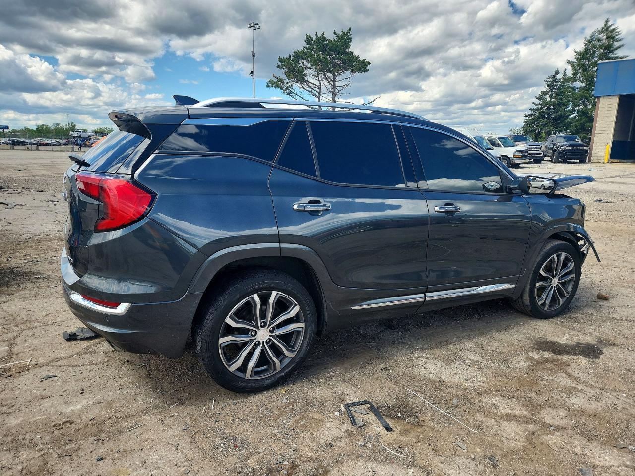2019 GMC Terrain Denali - zdjęcie 3