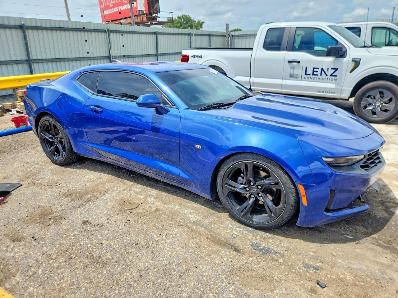 2021 Chevrolet Camaro Ls - zdjęcie 4