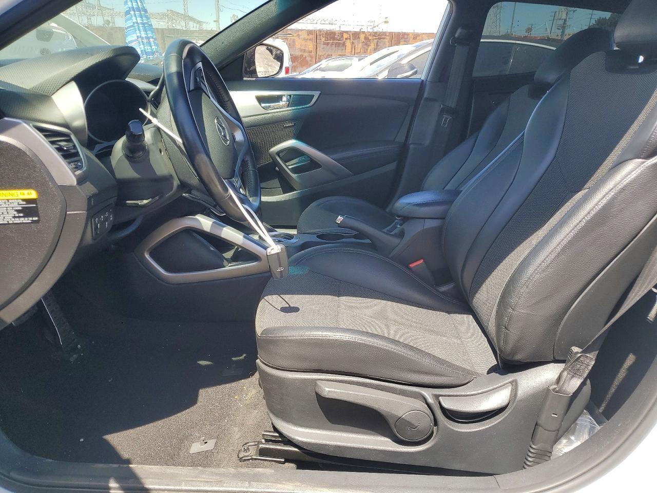 2016 Hyundai Veloster Base - zdjęcie 7