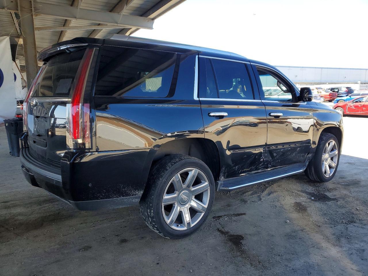2020 Cadillac Escalade Luxury - zdjęcie 3