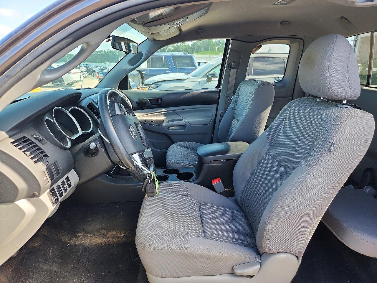 2015 Toyota Tacoma V6 - zdjęcie 7