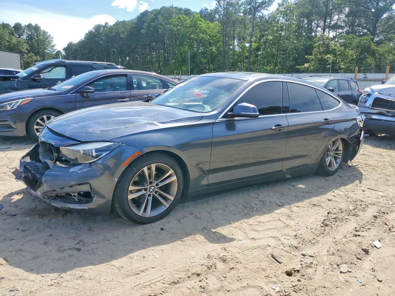 2018 BMW Seria 3 330i - zdjęcie główne