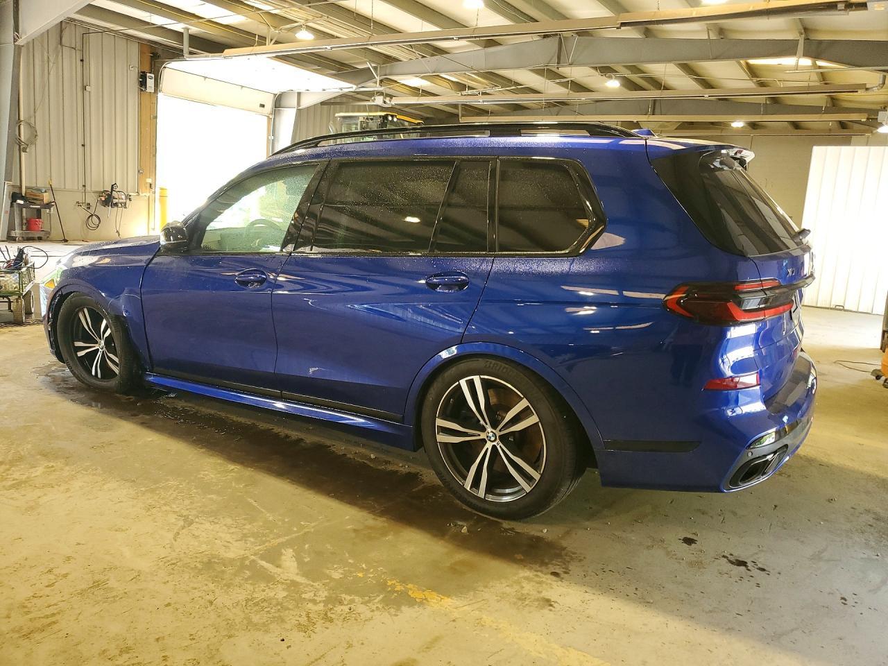 2025 BMW X7 M60I - zdjęcie 2