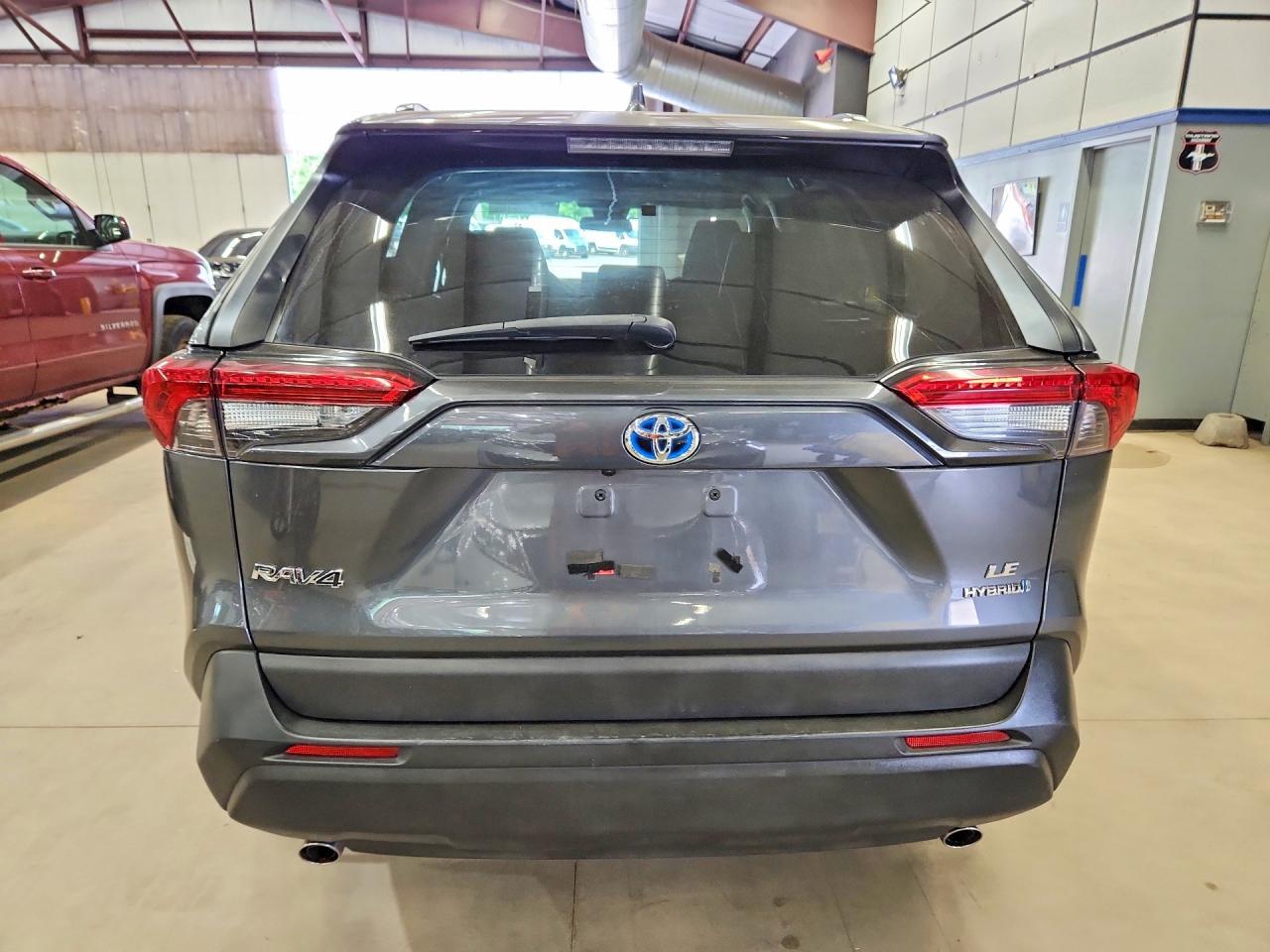 2021 Toyota Rav4 Le - zdjęcie 6