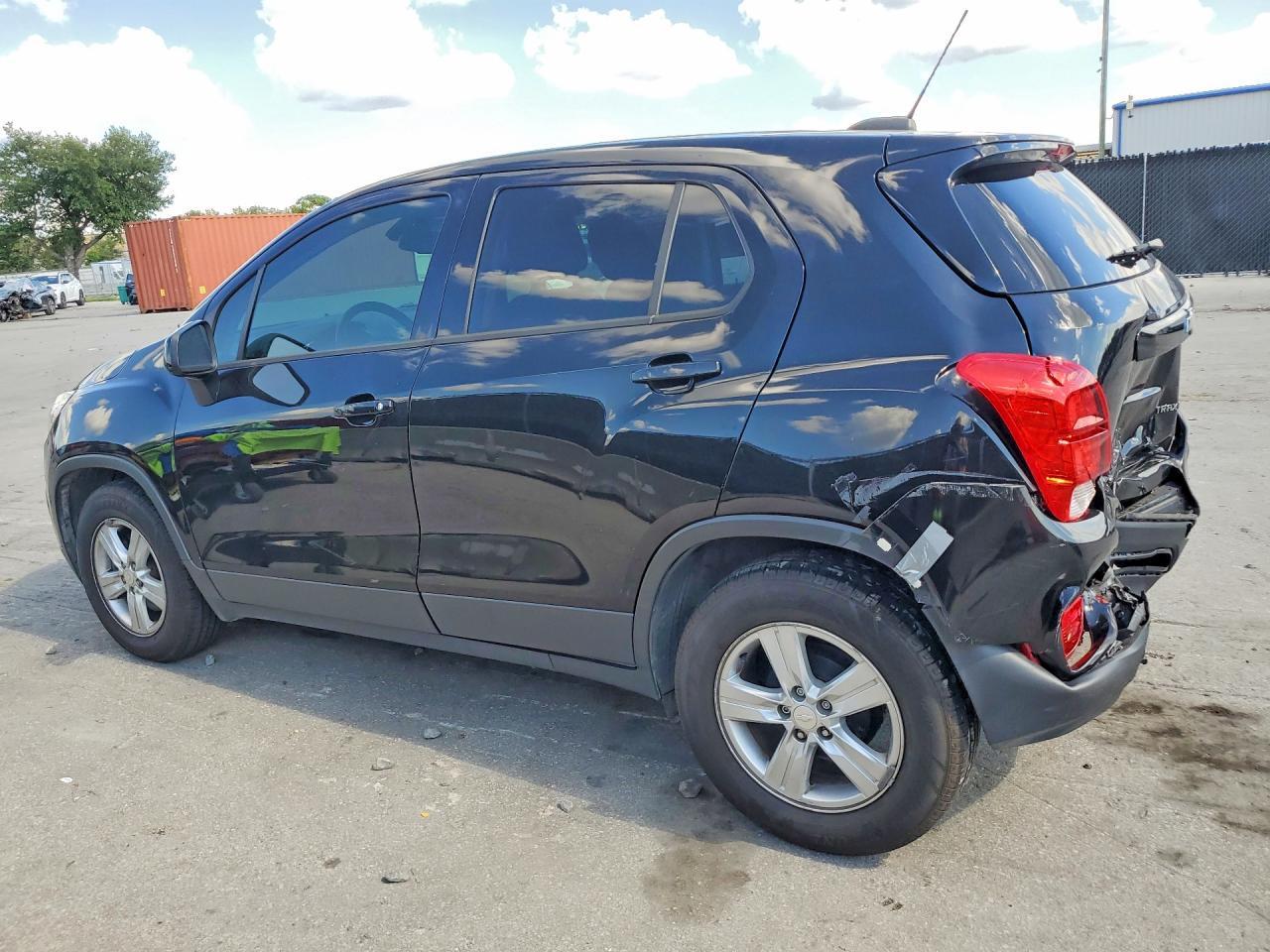 2020 Chevrolet Trax Ls - zdjęcie 2