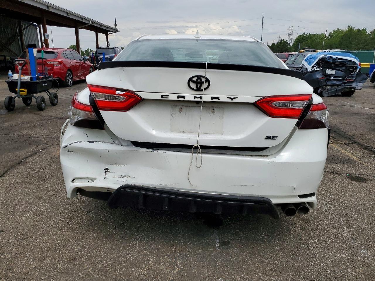 2019 Toyota Camry Se - zdjęcie 6