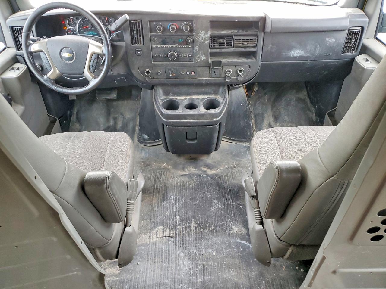 2019 Chevrolet Express G2500 - zdjęcie 8