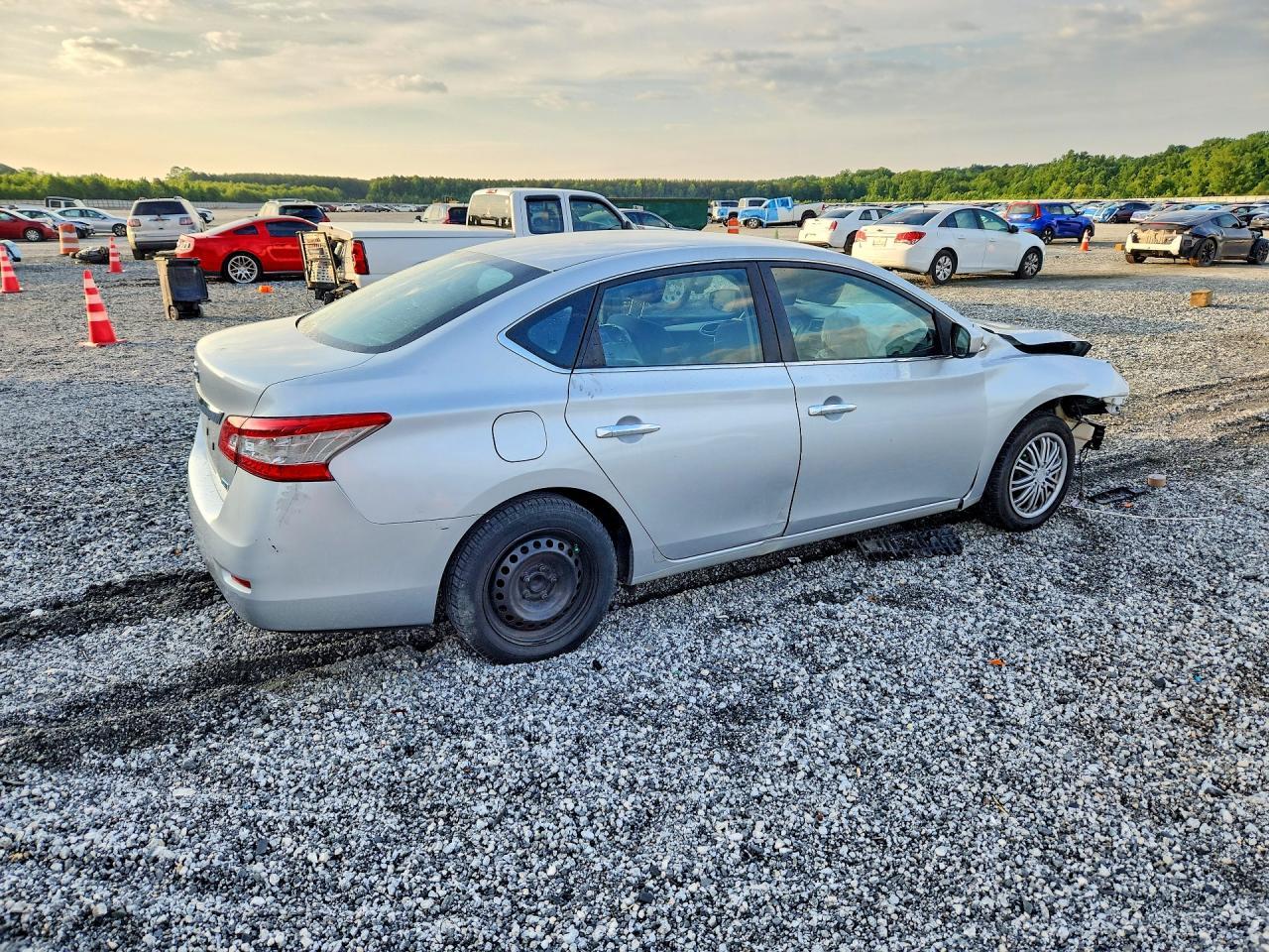 2014 Nissan Sentra S - zdjęcie 3