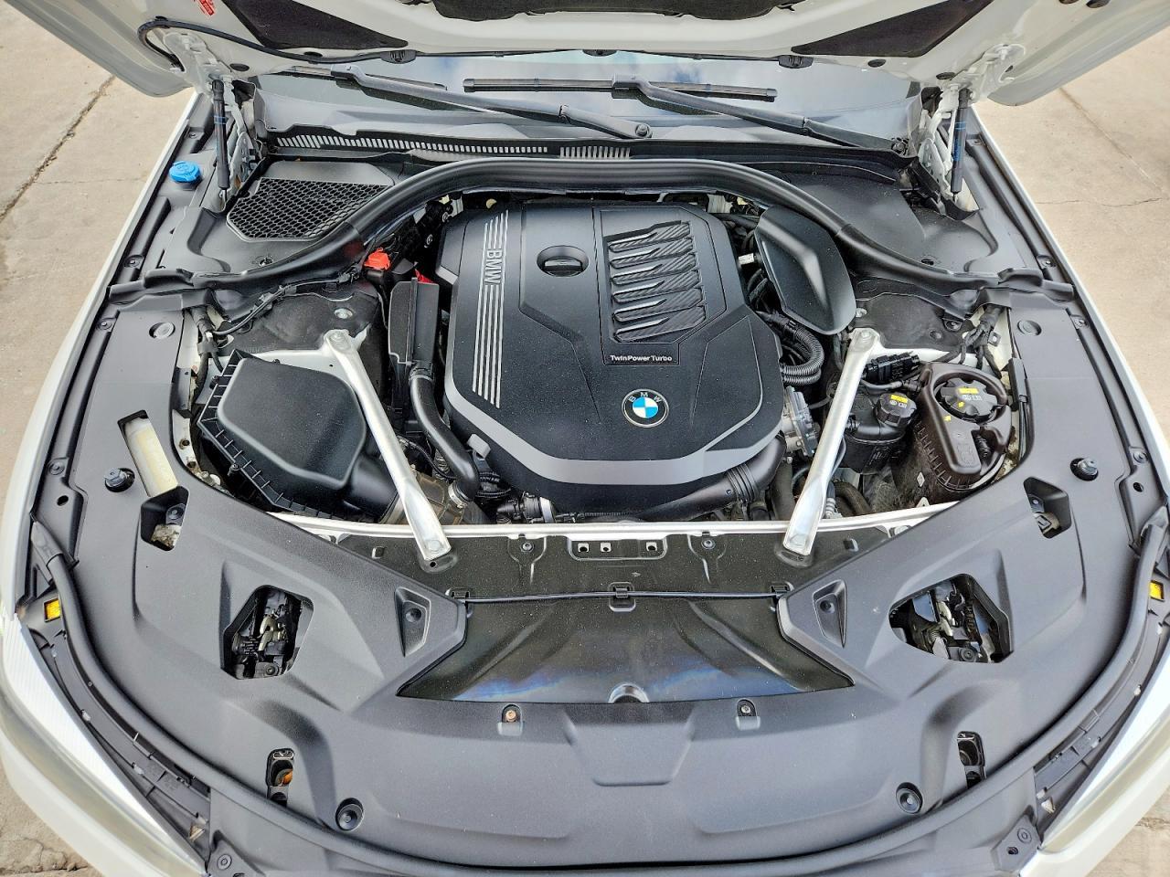 2022 BMW 840I - zdjęcie 11