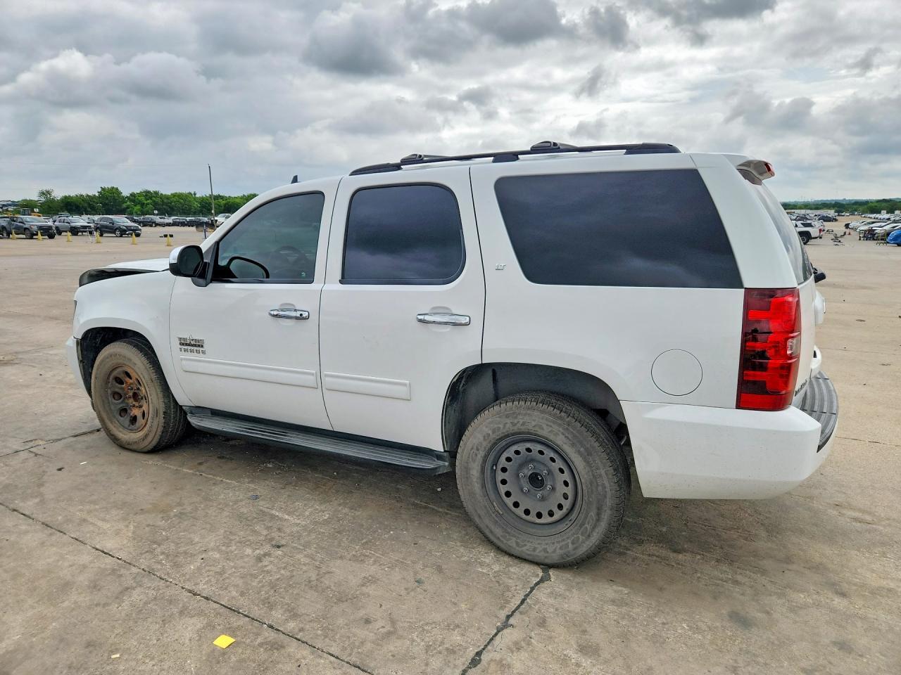 2013 Chevrolet Tahoe C1500 Lt - zdjęcie 2
