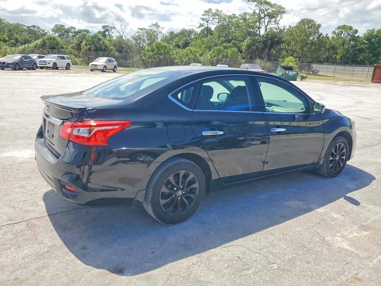 2018 Nissan Sentra S - zdjęcie 3