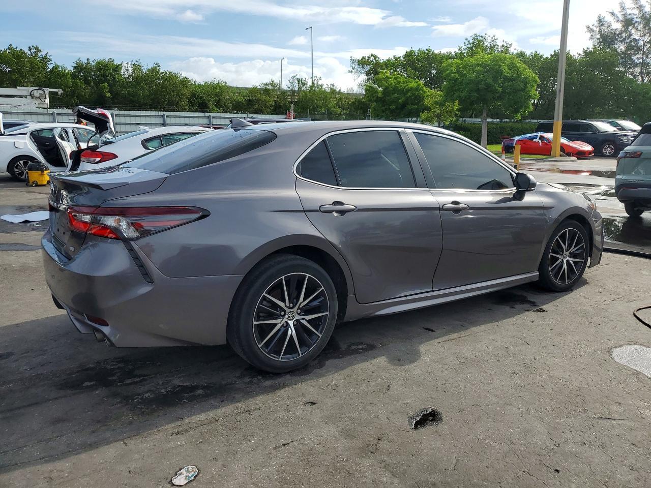 2023 Toyota Camry Se - zdjęcie 3