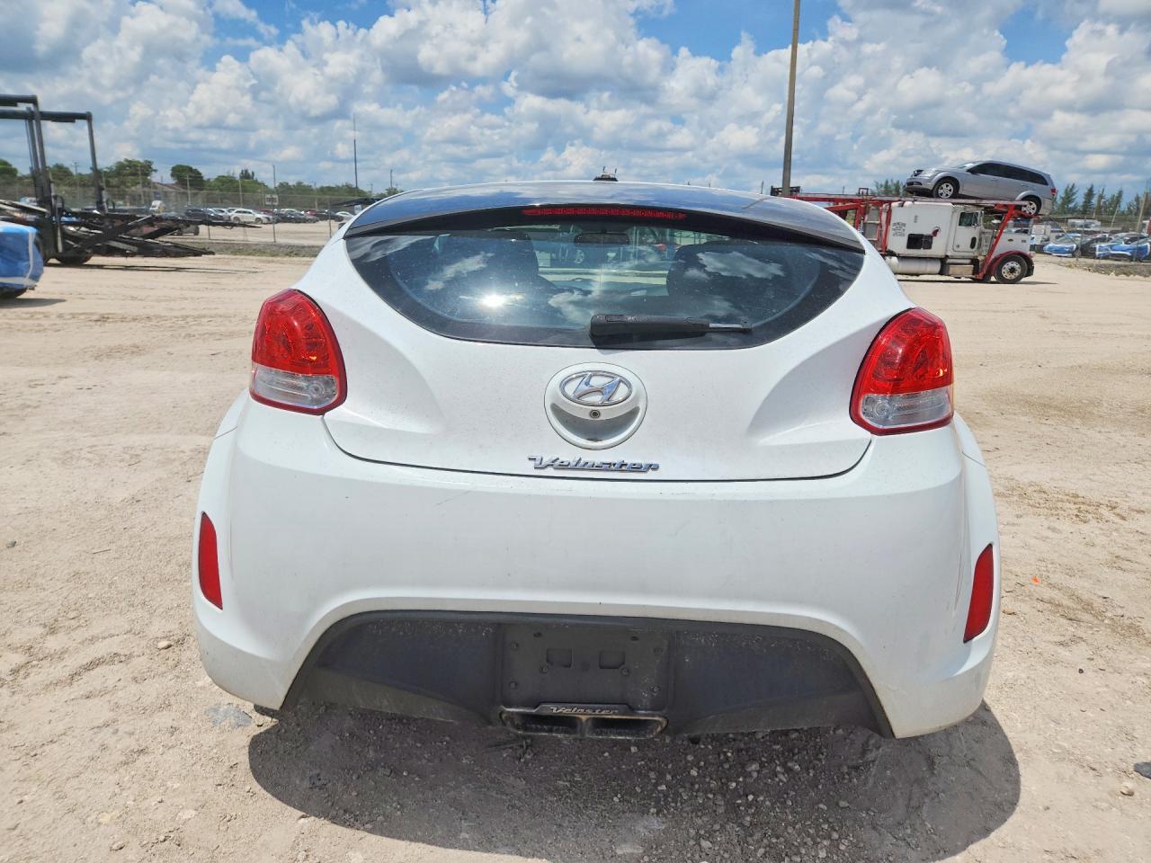 2017 Hyundai Veloster Base - zdjęcie 6