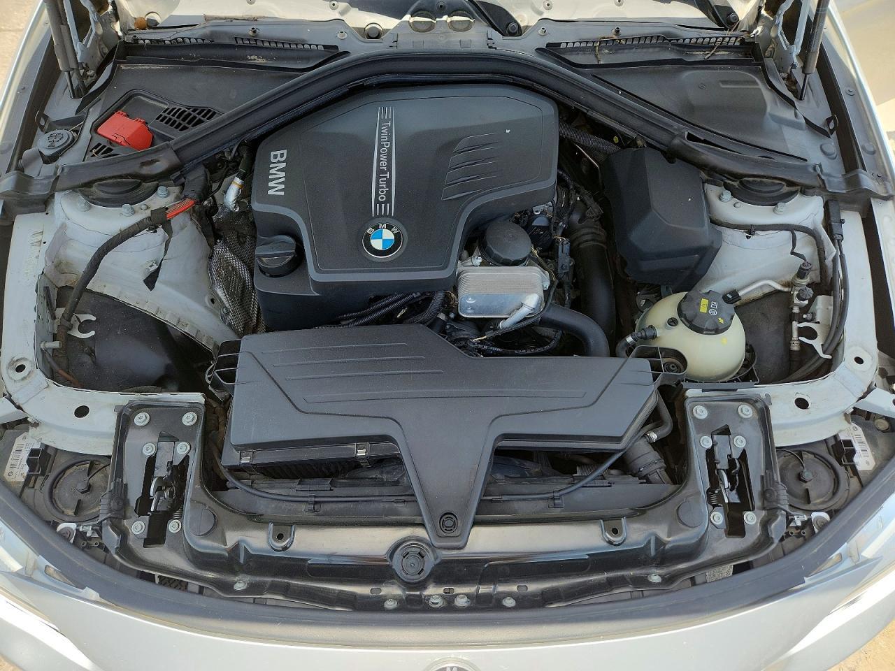 2016 BMW 320 I - zdjęcie 11