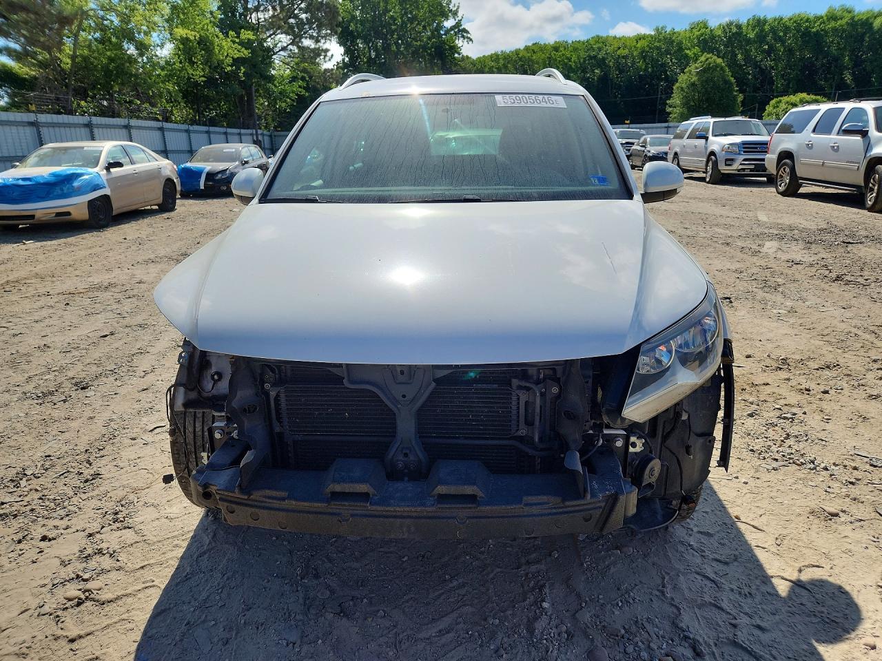 2014 Volkswagen Tiguan S - zdjęcie 5