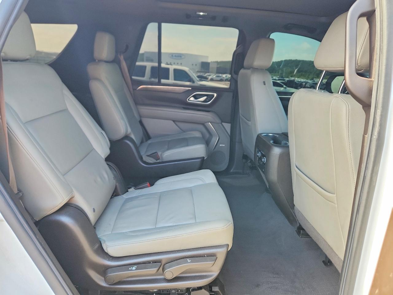 2022 Chevrolet Tahoe K1500 Z71 - zdjęcie 11