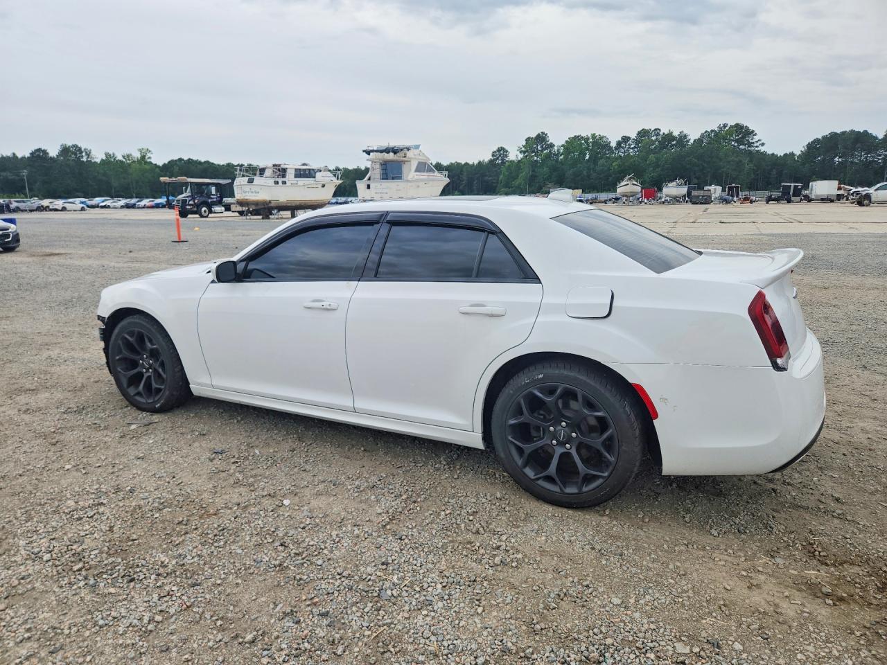 2020 Chrysler 300 S - zdjęcie 2