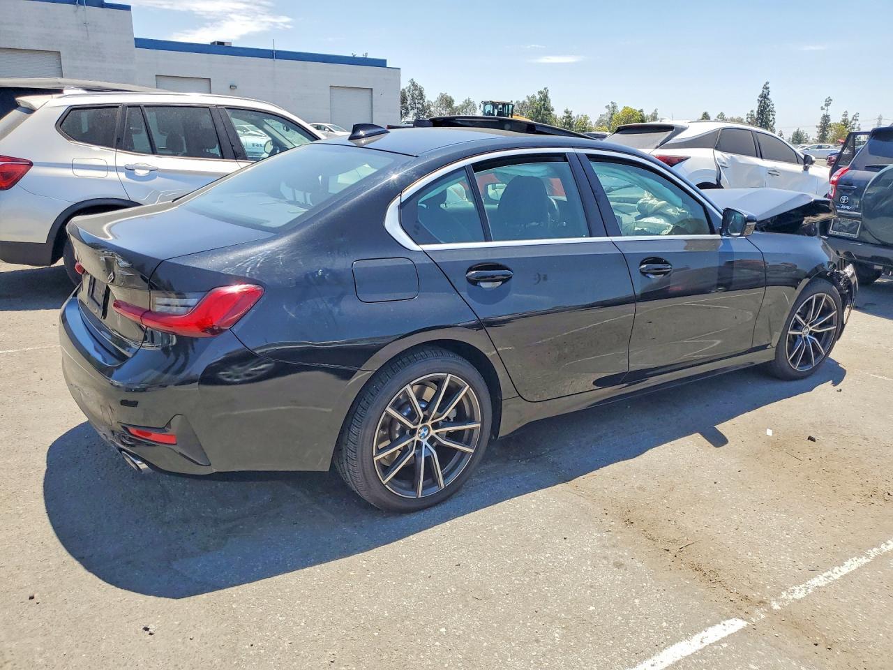 2021 BMW 330E - zdjęcie 3