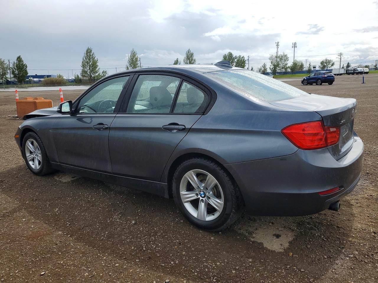 2014 BMW 320 I xDrive - zdjęcie 2