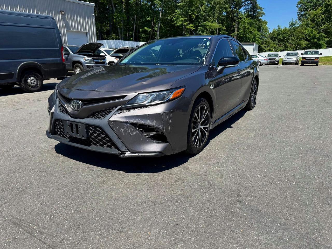 2019 Toyota Camry Se - zdjęcie główne