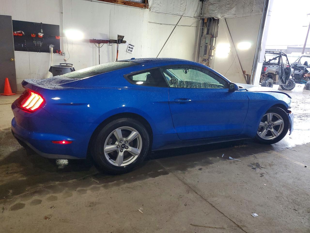 2019 Ford Mustang - zdjęcie 3