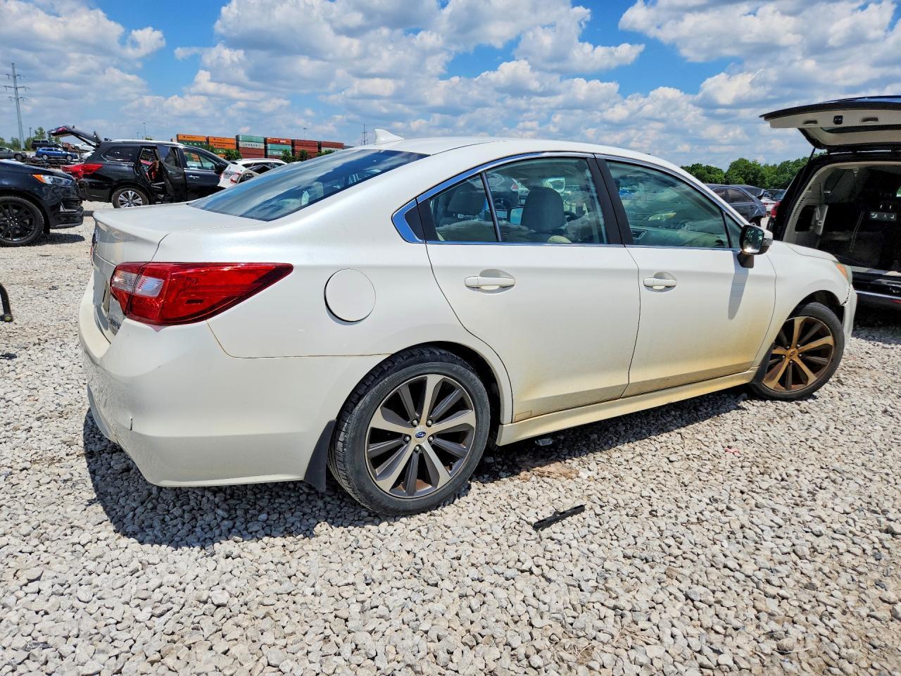 2016 Suba Legacy - zdjęcie 3